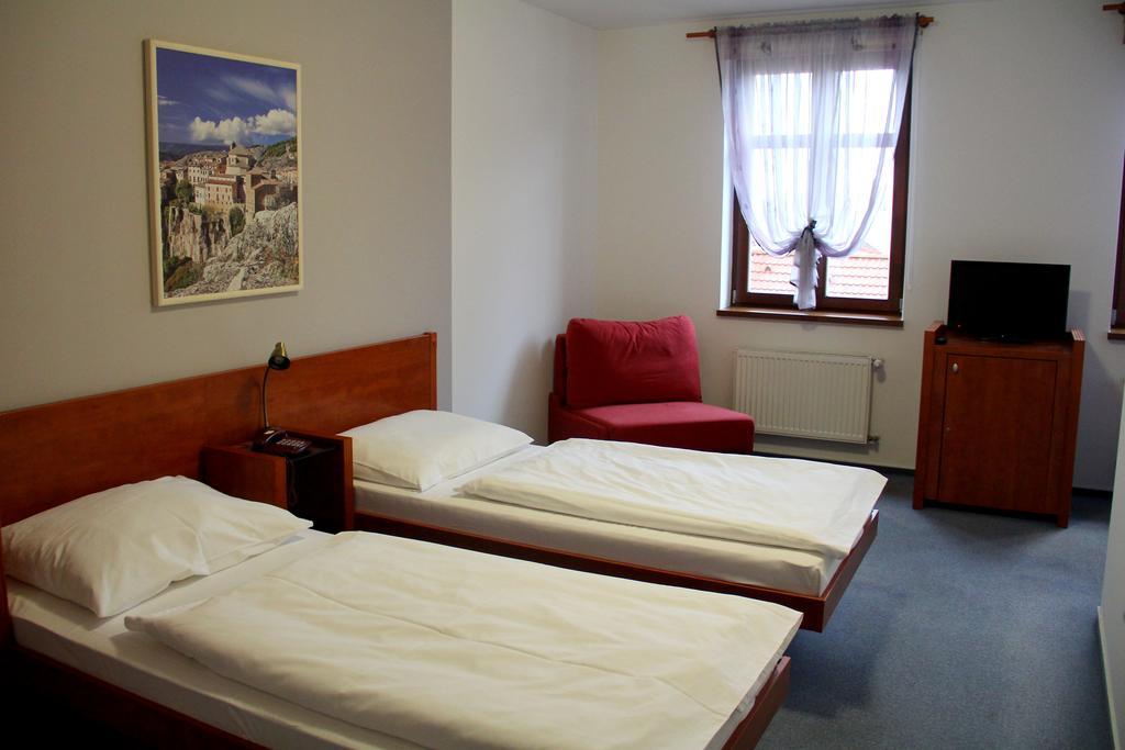 Hotel Iberia Opava Exteriör bild