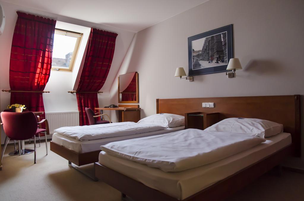 Hotel Iberia Opava Exteriör bild
