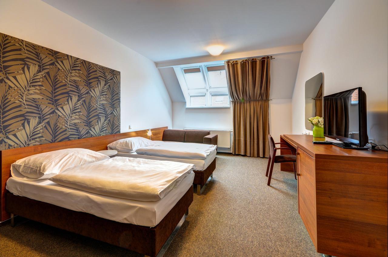 Hotel Iberia Opava Exteriör bild